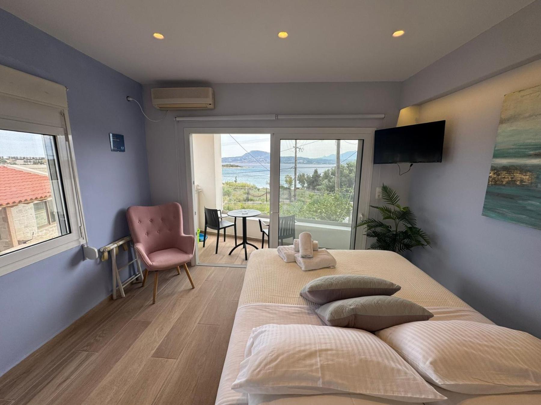 Eleftherias Suites - Near Beach Apartments มาราตี ภายนอก รูปภาพ